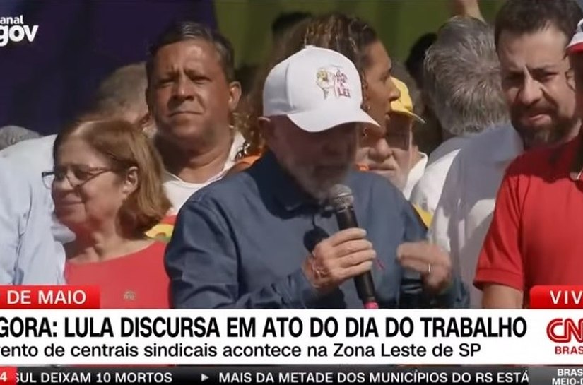 Lula pede votos para Boulos em 1º de Maio e irrita pré-candidatos, que vão à Justiça Eleitoral