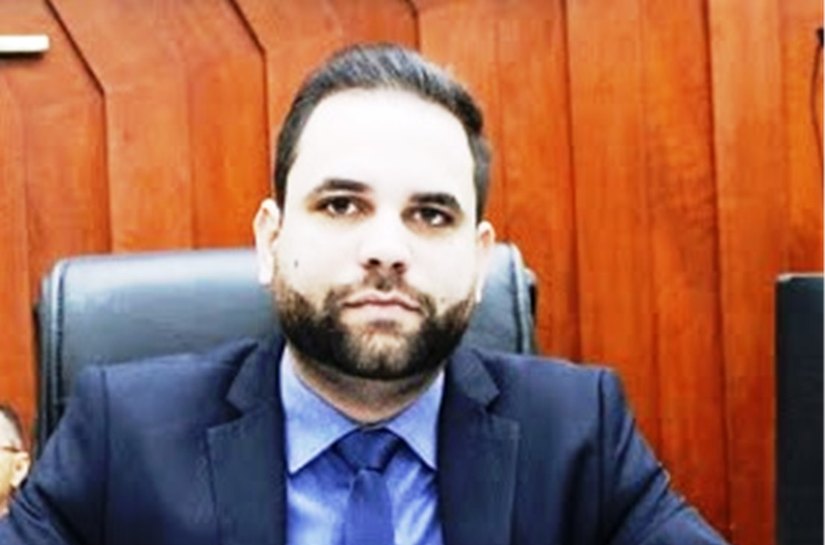 PF ‘encurrala’ ex-vereador Vinicyus Hugueney, filho de Clovito, por rachar salários com servidores na Câmara de Cuiabá