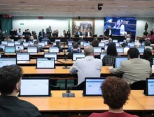 CCJ da Câmara aprova proposta que reduz maioridade penal de 18 para 16 anos