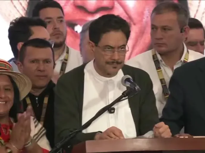 Cepeda questiona resultados do primeiro turno na Colômbia