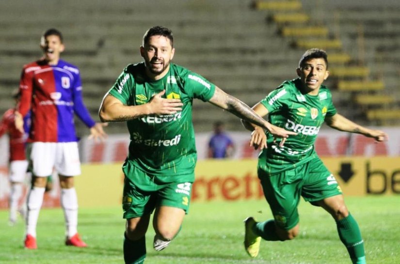 Cuiabá 'massacra' o Paraná: 2 x 0  - Um perto da Série C e o outro a um ponto da Série A!