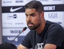 António Oliveira sobre Corinthians: “Se quisesse zona de conforto, teria ficado onde estava”