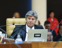 Fux não pedirá vista, mas divergirá de Moraes sobre Bolsonaro, dizem fontes