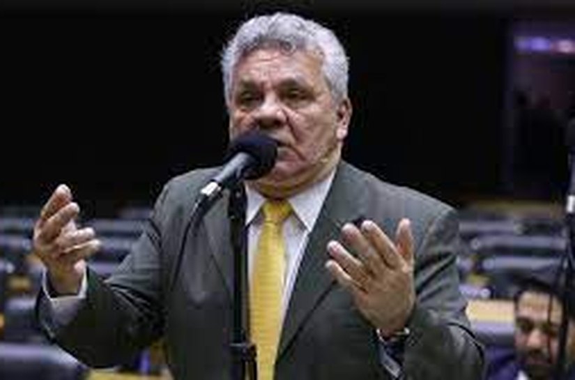 Oposição no Congresso se desentende sobre decreto de armas editado por Lula