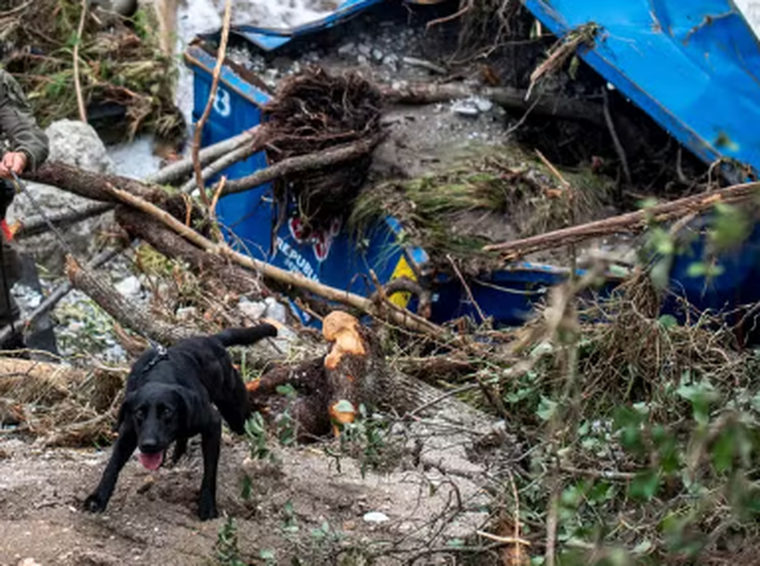 Sobe para 67 número de mortos, sendo 21 crianças, por enchentes no Texas; resgate continua em meio a previsão de mais chuva