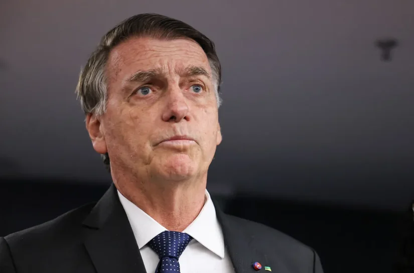 Moraes diz que Bolsonaro e Eduardo atuam para interferir no STF