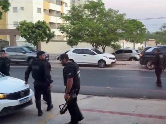 Polícia Civil cumpre mandados contra grupo investigado por tráfico de drogas em Cuiabá