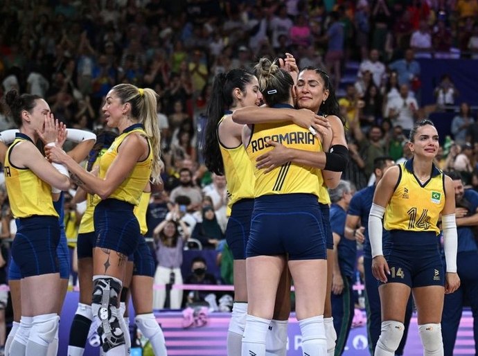 Brasil supera Turquia e conquista bronze no vôlei feminino em Paris