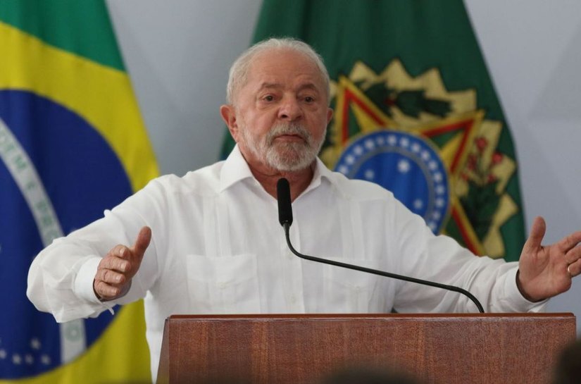 Lula anuncia política de reajuste do salário mínimo e isenção de IR