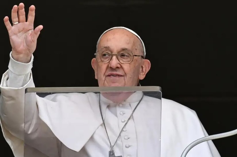 Papa Francisco se solidariza em ligação a arcebispo de Porto Alegre