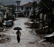 'Barulho da chuva me deixa desesperada': vítimas de enchentes podem ter mesmo transtorno dos sobreviventes de guerra
