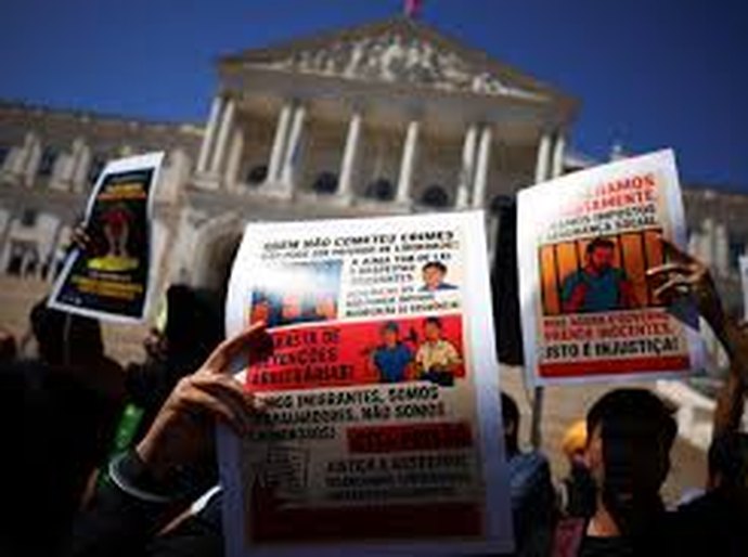 Lei dos Estrangeiros: norma que afeta brasileiros entra em vigor em Portugal; saiba o que muda