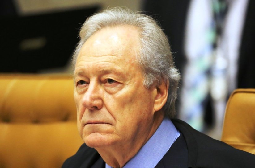 Covid: relator no STF conclui voto a favor de que governo apresente em 30 dias plano de vacinação