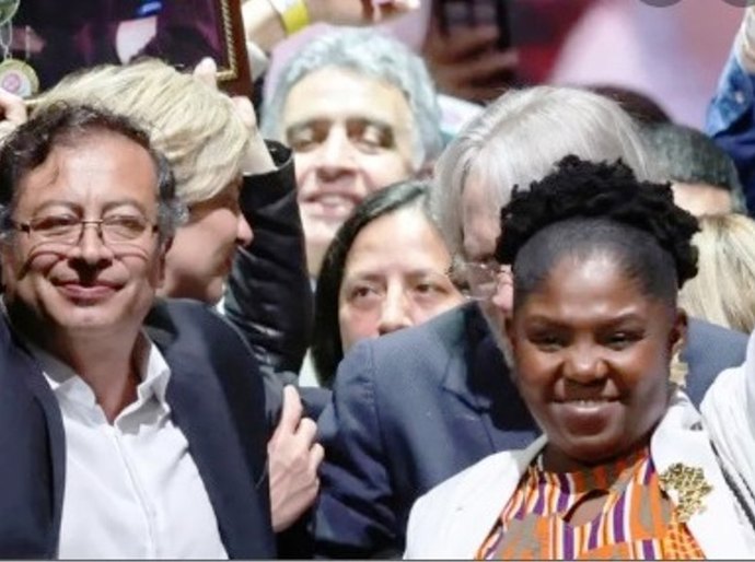 Primeiro presidente de esquerda da Colômbia, Gustavo Petro toma posse hoje