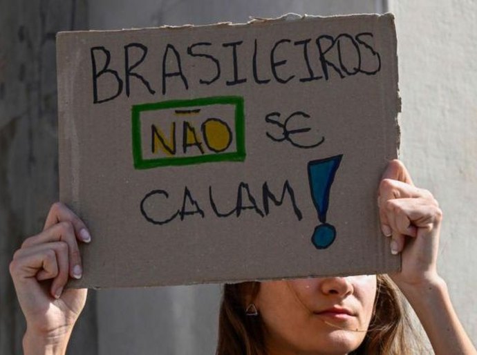 Inquilinos brasileiros reclamam de xenofobia para alugar imóveis em Portugal