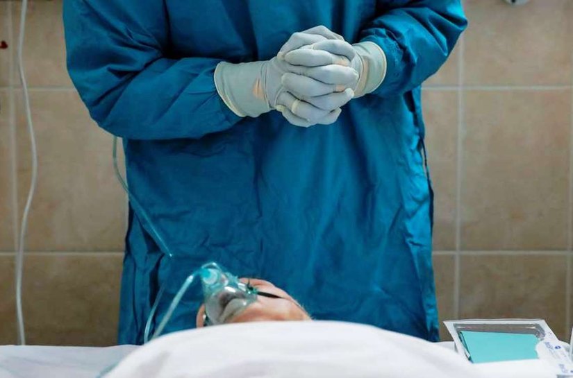 Brasil tem 15.726 novos casos de Covid-19 e mais 263 mortos pela doença em 24 h