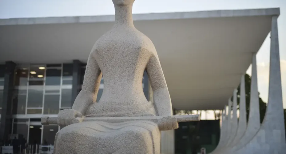 Juízes pedem adiamento de decisão que limitou penduricalhos