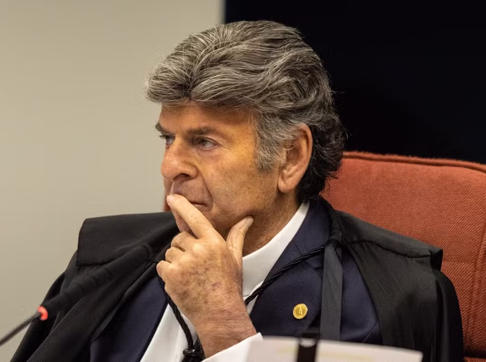 Traduzindo o julgamento: o que é o 'data dump', citado por Fux para discordar de Moraes e Dino sobre a violação à ampla defesa?