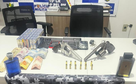 PM recupera dois carros roubados, apreende armas de fogo e prende suspeitos