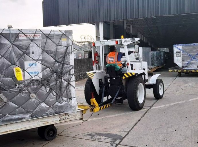 Covid-19: chegam ao Brasil 3,8 milhões de doses da vacina AstraZeneca