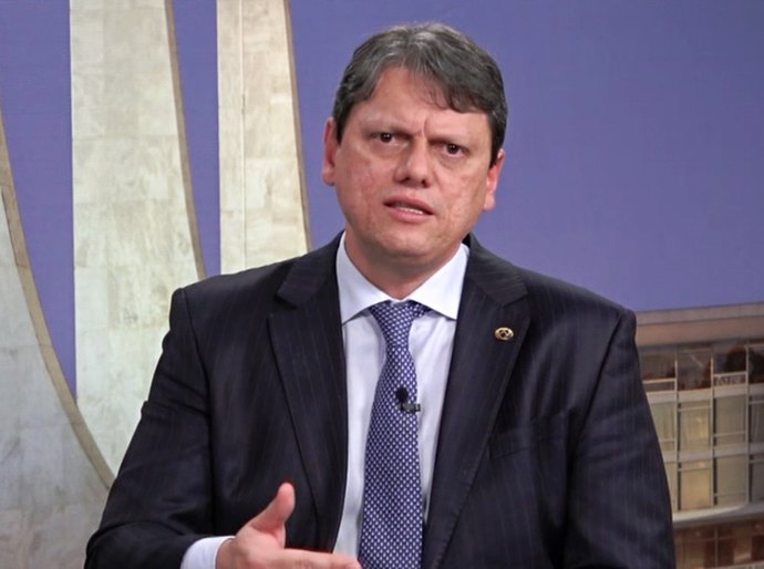 'Nunca defendi furar o teto', reage ministro da Infraestrutura