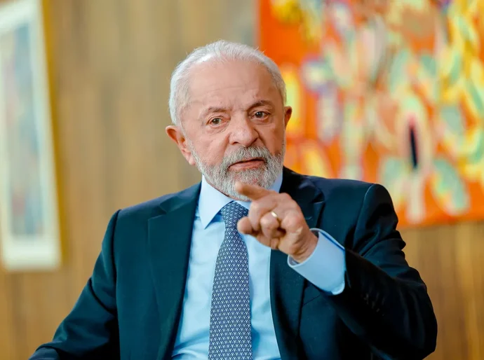 Vou brigar contra taxação; se não tiver jeito no papo, taxo lá, diz Lula