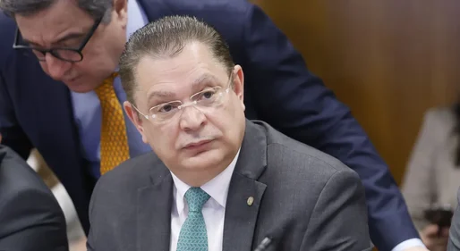 Operação mira nomes ligados a Sóstenes Cavalcante, líder do PL na Câmara