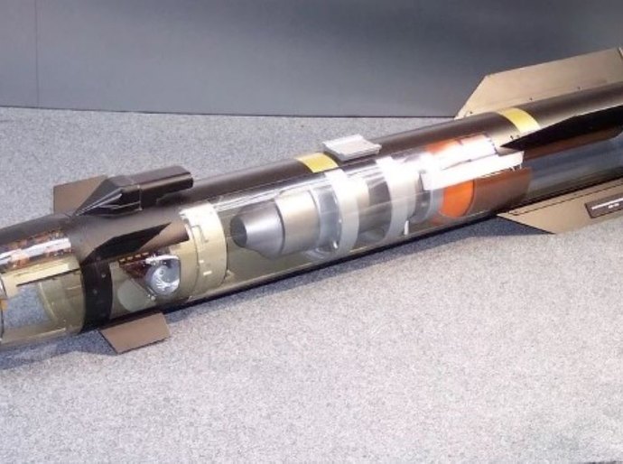 EUA podem ter usado novo míssil com 6 lâminas que fatia o alvo e não explode para matar Zawahiri
