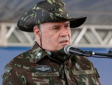 Comandante do Exército foi determinante para golpe não acontecer, diz relatório da PF