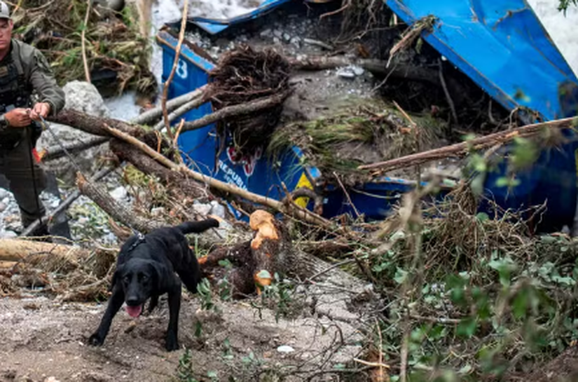Sobe para 67 número de mortos, sendo 21 crianças, por enchentes no Texas; resgate continua em meio a previsão de mais chuva