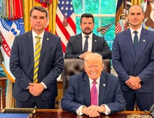 O que Flávio prometeu a Trump caso seja eleito sobre Pix, Mercosul e redes sociais