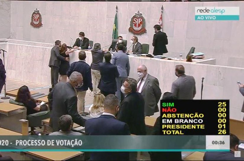 Cidadania afasta deputado Fernando Cury, acusado de abusar colega Isa Penna