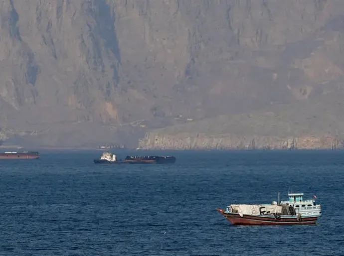 Trump diz ter atingido 7 embarcações iranianas no estreito de Ormuz