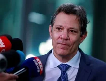Haddad, cúpula do Congresso e líderes debatem IOF neste domingo