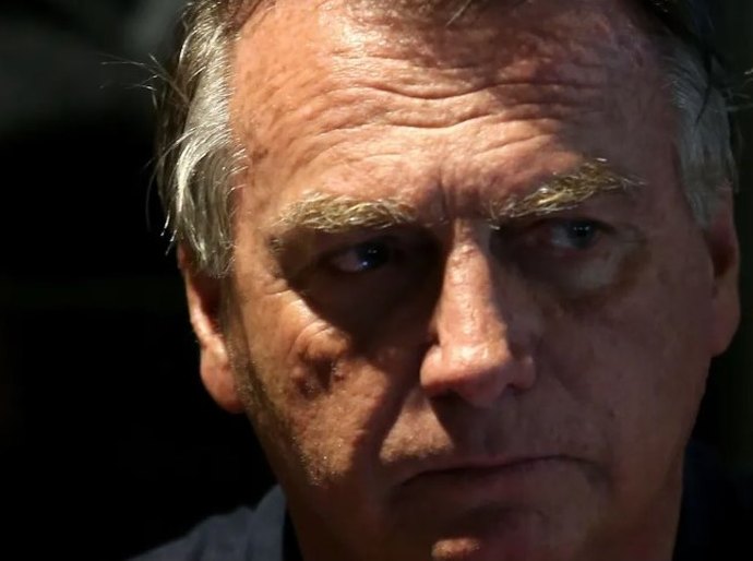PF acha contrato de R$ 900 mil para reforma em casa de Bolsonaro em Angra dos Reis