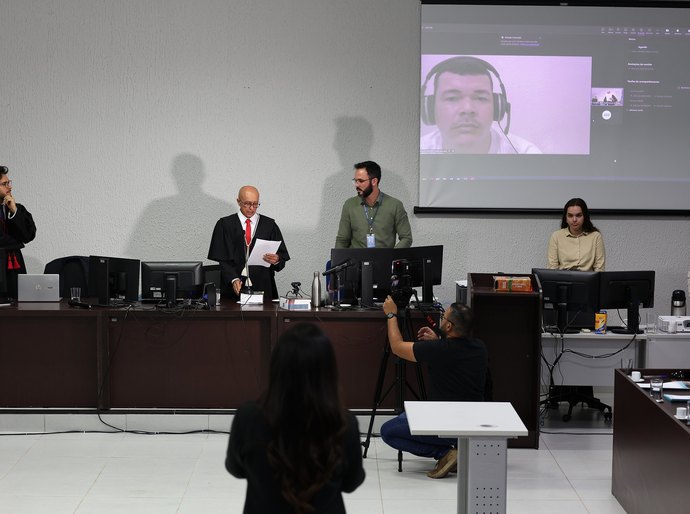 Veja Fotos: Tribunal do Júri de Sinop condena réu a 19 anos pelo homicídio de Bruna Oliveira