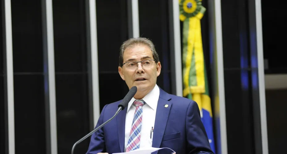 Hugo escolhe Paulinho da Força para relatar anistia