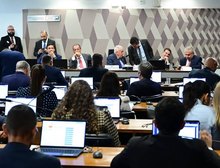 Fim da escala 6x1: CCJ do Senado aprova texto-base da proposta, mas análise no plenário é incerta