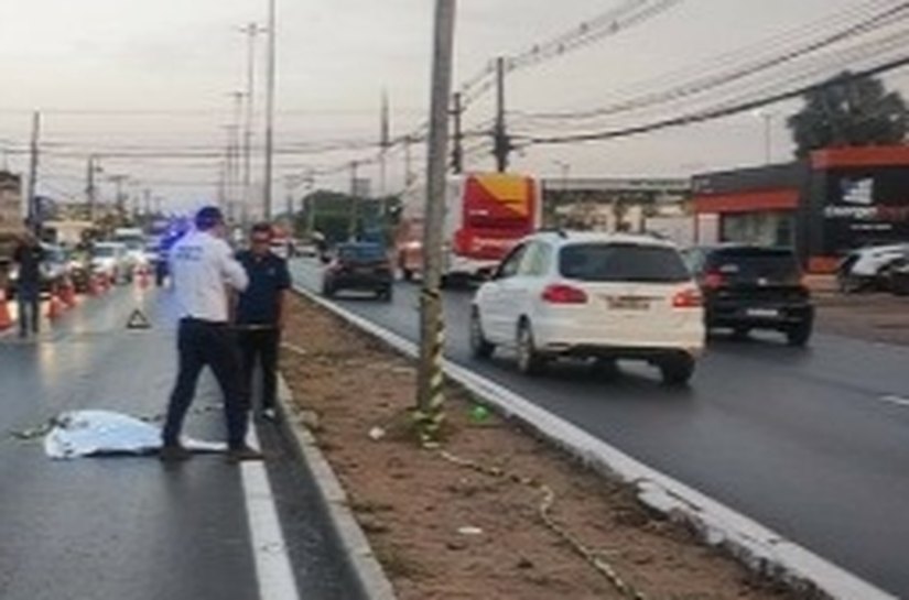 Mulher morre em atropelamento na Avenida Fernando Corrêa da Costa, em Cuiabá