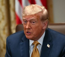 Trump manda carta a Lula e anuncia tarifa de 50% sobre produtos brasileiros