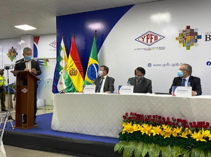 Mendes assina fornecimento de gás natural da Bolívia: “É a primeira vez que temos um contrato firme”