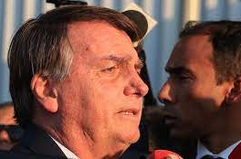 Defesa de Bolsonaro diz que hacker apresentou “informações falsas” na CPMI e cita crime de “calúnia”