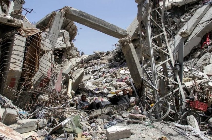 Defesa Civil de Gaza diz que 10 mil corpos podem estar sob escombros