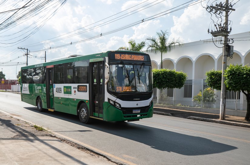 Cuiabá amplia passe livre e garante ônibus gratuito aos estudantes o dia todo