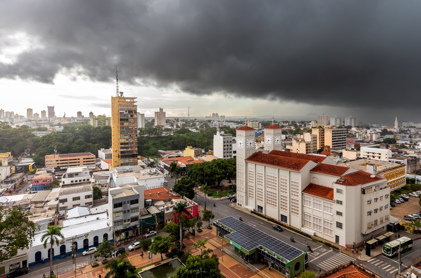 Cuiabá tem alerta para risco de tempestades e ventos de até 60 km/h