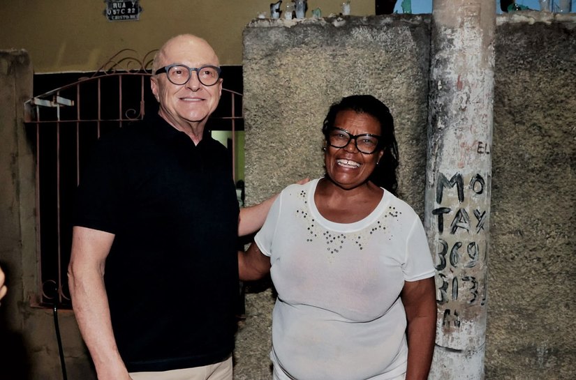 Famílias recebem Pivetta e relatam melhoria no recebimento de água em Várzea Grande