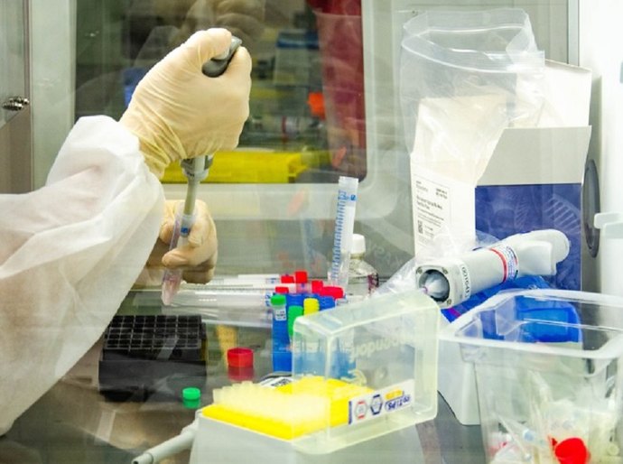 Covid-19: Brasil registra 303 mortes e mais de 12 mil casos em 24 horas