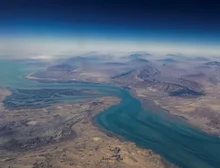 EUA dizem que atingiram alvos do Irã após ataques contra navios em Ormuz