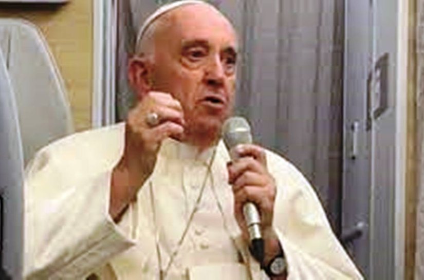 Posso pensar em renunciar, mas não agora, diz papa Francisco