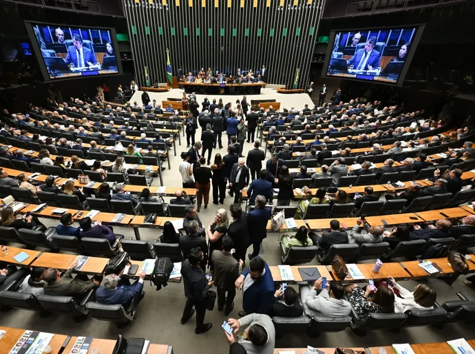 Fundo Partidário: entenda como R$ 1,2 bi foram distribuídos em 2025